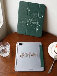 HARRY POTTER X SHEIN 这款透明亚克力三折双面印刷蛇纹图案保护套，兼容 iPad Mini 6/ Mini 7/Air/Air 2/9.7/10.5/10.2/Air 4/Air 5/10.9/Pro 11/10/2024 Air 11 (M2)/Pro 11 (M4) 2024/Air 11 英寸 (M3) 2025/iPad (A16) 11 英寸第 11 代 2025 款。高透明度保护套，产品不含触控笔。部分型号的保护套框架内设有触控笔插槽。 - 彩色 - 查看 6