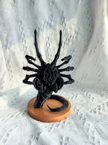 Joivida 1 pieza Soporte de teléfono con forma de Alien Face Hugger, soporte de escritorio de teléfono celular con tema de película de terror, soporte de teléfono 3D único con forma de monstruo para escritorio, hogar y oficina, regalo genial de soporte de teléfono para fans del terror, gamers y amantes del cine, material con base estable, perfecto para teléfono, tableta y dispositivos pequeños, excelente para decoración de escritorio, soporte de teléfono y regalo con tema de terror - Multicolor - Ver 7