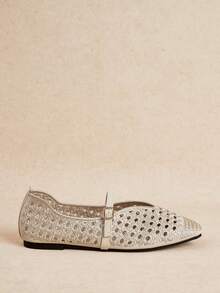 Rosivie Women Casual Versatile Commuter Hollow Embroidery Flats - Apricot - View 2