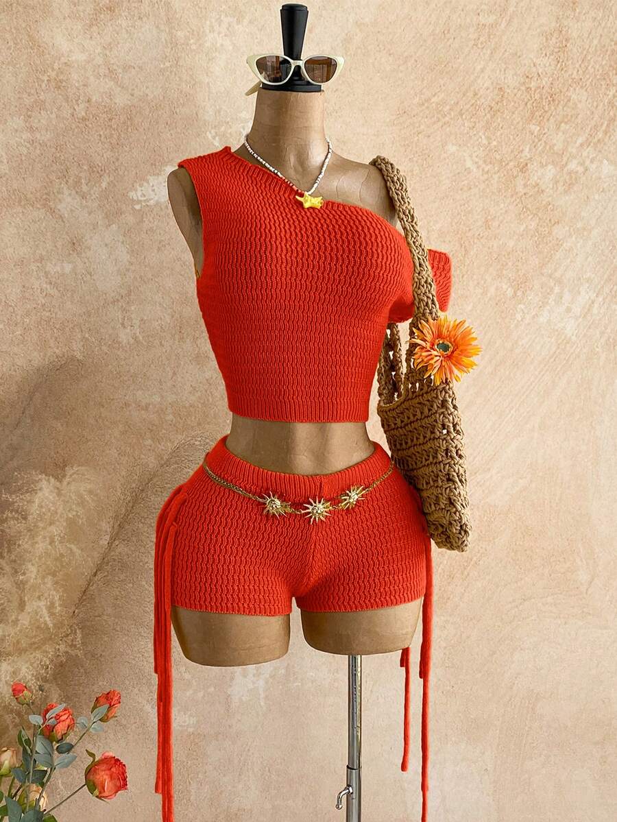 Soleia Bộ 2 món gồm áo croptop dệt kim lệch vai màu trơn và quần short dệt kim có tua rua dành cho nữ. - trái cam - Xem 1