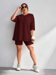 SHEIN Essnce 大码夏季休闲纯色T恤短裤两件套 - 酒紅色 - 查看 5