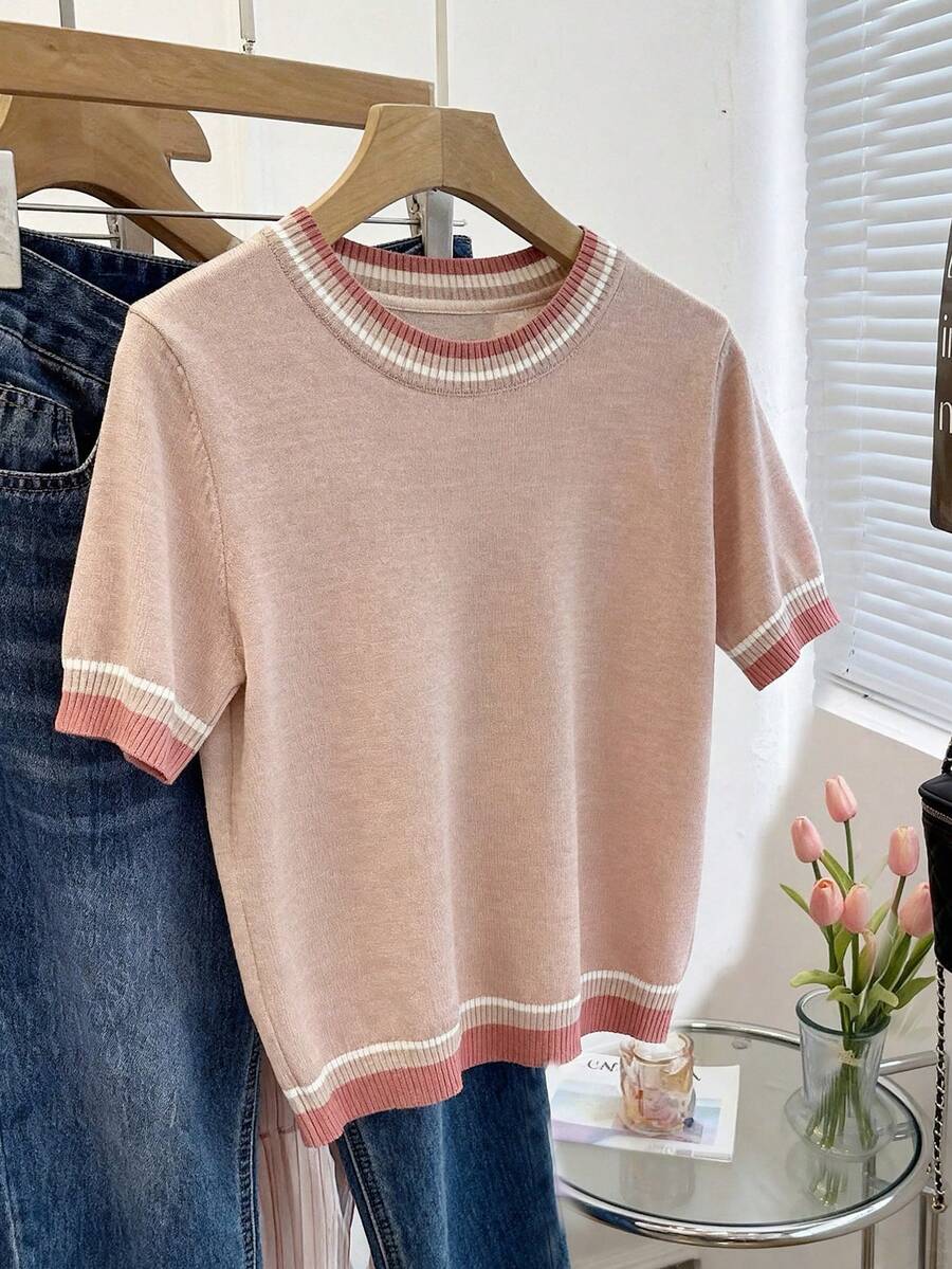 SHEIN Franclia Áo thun ngắn tay cổ tròn kẻ sọc phối màu tương phản, chất liệu vải dệt kim thoải mái, thích hợp cho mùa xuân/hè. - Màu Hồng  San hô - Xem 1