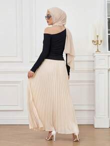 Calvaya Robe longue élégante pour femmes avec épaules obliques, taille froncée et ourlet froncé - Nude - Voir 2