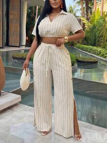 Slaydiva Bộ đồ mặc nhà mùa xuân/hè thanh lịch, thoải mái, thích hợp cho sinh nhật, lễ tốt nghiệp, học sinh, đi chơi hàng ngày, dễ phối đồ, thư giãn, nghỉ dưỡng, du lịch biển, tắm nắng, xu hướng thịnh hành, công sở thường ngày, tối giản và thoải mái. Bộ đồ mặc nhà cỡ lớn dành cho nữ, màu be kẻ sọc, dáng rộng, ống rộng, có cúc bên hông, chất liệu pha trộn tạo sự thoải mái và phong cách. - Màu be - Xem 4