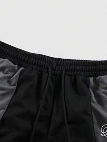 Manfinity Roghcode 2pcs/Set Pakaian Olahraga Pria Hitam Musim Panas Streetwear, Set Kaos Lengan Pendek dan Celana Pendek Tali Serut, Potongan Longgar Desain Blok Warna Kasual Retro - Hitam - View 7