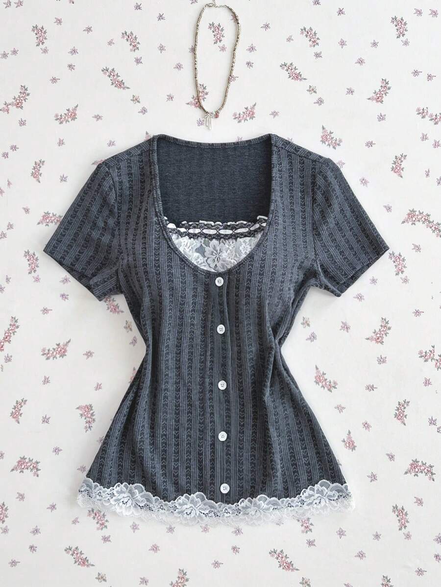 Elamini 女士时尚蕾丝拼接纽扣装饰短袖T恤，适合约会和聚会等各种场合 - 灰色 - 查看 1