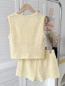 SHEIN 女童黄白条纹无袖上衣短裤两件套休闲套装 - 柔软波浪针织面料，圆领修身短款上衣搭配高腰直筒短裤，条纹通勤休闲装 - 舒适百搭，适合日常穿着，慵懒随性，是居家休闲穿搭的理想之选。 - 黃色 - 查看 2