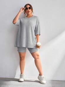 SHEIN Essnce 大码女式纯色圆领落肩T恤和短裤休闲两件套 - 淺灰色 - 查看 5