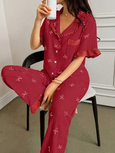 SHEIN بيجامة قصيرة الأكمام للنساء مع طبعة الفيونكة والخطوط الزرقاء والألوان المتباينة