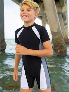 SHEIN Kids/Tween Boys' Black Colorblock Splice Swim Trunks & Rash Guard Set,Atletic Summer Beach Holiday,Comfortable Versatile For Surfing,Swimming,Outdoor - Black - View 4