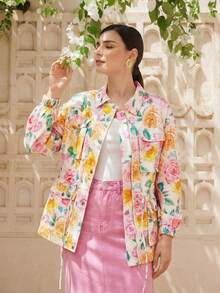 LOTSLUV Áo khoác nữ dáng rộng tay dài in hoa, có túi, dây rút ở eo và cúc cài phía trước. - trắng - Xem 3