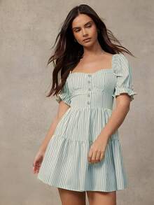 Màu xanh lá cây đậm