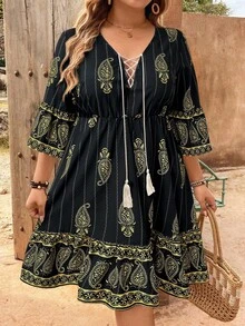 SHEIN Clasi Đầm ngắn cỡ lớn Hera Paisley họa tiết hoa điều, cổ chữ V, dây buộc, tua rua. - màu đen - Xem 5