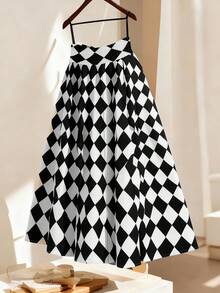 GlowEve CURVE Plus Size Elegant Embroidered Jacquard Skirt - Black and White - View 2