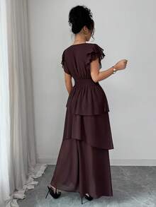 SHEIN Franclia 纯色雪纺衬里V领褶皱复古弹力腰A字层叠浪漫荷叶边不对称下摆双喇叭袖长款连衣裙，优雅法式复古风，简约百搭，适合春夏穿着，可作夏季长裙、情人节礼服、嘉年华服装、沙滩装、度假装、派对优雅礼服，女士酒红色长款连衣裙 - 棕色 - 查看 3