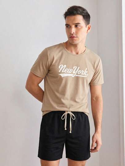 Conjunto Premium NEW YORK Urban Set de 2 piezas: Confort Absoluto y Estilo Universitario para Hombre. Este set de dos piezas ha sido diseñado para el hombre moderno que no se detiene. Desde una tarde de relax en casa hasta una salida casual por la ciudad, este conjunto redefine lo que significa vestir bien sin esfuerzo. Ligero para el verano y lo suficientemente estructurado para lucir bien en el exterior.