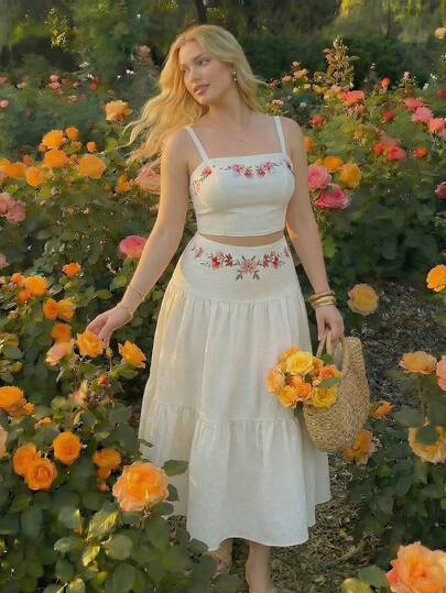 SHEIN MOD Plus Size Apricot Placement Print Camisole & Umbrella Skirt 2-Piece Set, Apricot Maxi Dress Camisole Outfit, Suitable For Spring/Summer Vacation,