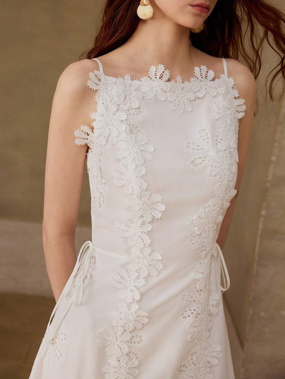 MOTF WATER-SOLUBLE APPLIQUE WAIST-CINCHING A-LINE DRESS, ELEGANT & MINIMALIST