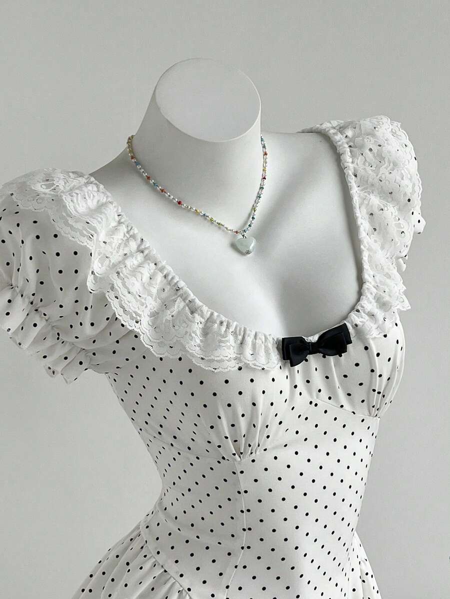 Elamini 甜美波点拼接荷叶边花瓣袖蝴蝶结腰身可爱迷你连衣裙 - 白色 - 查看 1