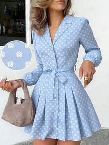 SHEIN PariChic 这款女士优雅咖啡色长袖连衣裙饰有浪漫的玫瑰印花，配有蝴蝶结腰带和前襟纽扣，时尚的设计适合秋冬、春夏、度假、情人节约会、生日等场合，A字廓形，可爱浪漫的泡泡袖短款连衣裙。 - 藍色 - 查看 1