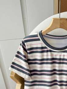 Resyla 女士条纹印花圆领爱心刺绣休闲短袖T恤 - 彩色 - 查看 5