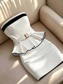 Franclia Conjunto de 2 piezas de top bandeau con volantes en el bajo y falda mini elegante con cinturón de hebilla plisado en la cintura para vacaciones de mujer - Blanco y Negro - Ver 1