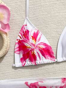SHEIN 少女三件套比基尼，百合印花挂脖三件式泳衣套装，新款夏季款式，亲肤速干泳装。三角罩杯+系带纱笼设计，高腰全包臀贴合身形。时尚沙滩泳装，打造清新甜美造型的必备单品。适合游艇巡航、女士游轮派对、女士夏季服装。 - 白色 - 查看 3