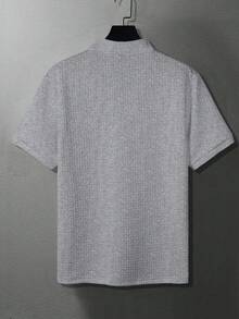Manfinity CasualCool 男士短袖纹理面料 Polo 衫，适合居家、外出、聚会和度假穿着 - 灰色 - 查看 2