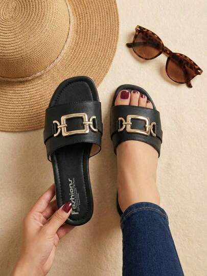 Cómodas sandalias planas para mujer, elegantes sandalias café con hebilla cuadrada decorativa, perfectas para el verano. Sandalias modernas slip on con detalles dorados para mujer, ideales para caminar en exteriores y usarlas en el día a día
