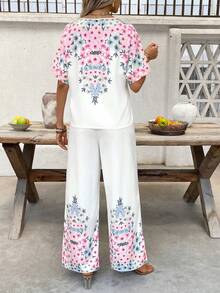 SHEIN Clasi Ensemble 2 pièces décontracté pour femmes, chemise à manches courtes à imprimé floral et pantalon large - Rose bonbon - Voir 2