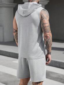 Manfinity Homme 男士舒适卫衣面料连帽polo领背心搭配抽绳松紧腰短裤两件套，休闲度假、聚会、外出、运动、简约办公皆宜，经典春夏款式背心短裤套装，流行经典款，自穿或送礼皆可。 - 灰色 - 查看 2