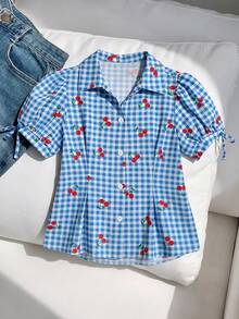 SHEIN Áo kiểu tay phồng họa tiết kẻ caro xanh dương in hình quả anh đào dành cho bé gái lớn, cổ bẻ, thắt eo, phong cách preppy ngọt ngào. - Màu xanh lam - Xem 1