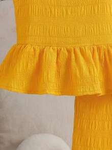 SHEIN Bộ 2 món thời trang dễ thương cho bé gái, gồm áo sơ mi cổ bèo nhún thắt nơ sau lưng và quần ống rộng dệt kim. - Màu vàng - Xem 5