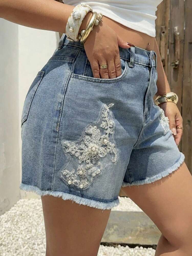 Dazy Plus Women's Rhinestone Embellished 3D Floral Decor Straight Leg Casual Denim Shorts, Suitable For Summer Vacation