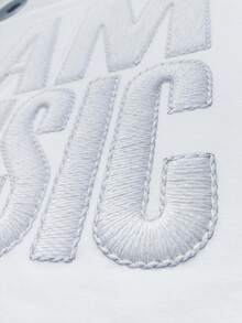 Manfinity ZONE917 Camiseta de Manga Curta com Estampa Branca em Folha de Ouro "I AM MUSIC" de Estilo Casual de Rua, Formato de Caixa, Adequada para Primavera/Verão, Presente de Festival de Música para Amigos - Branco - Visão 2