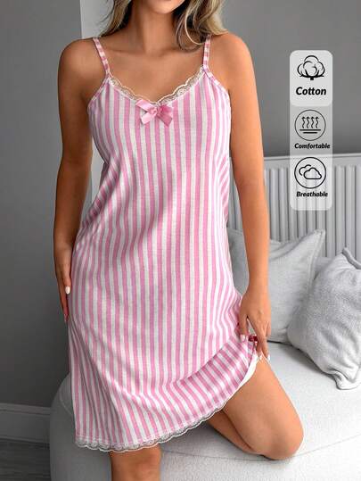 SHEIN Camisón sin mangas de algodón rosa con patrón de rayas blancas, con detalles de encaje y lazo, ropa de dormir cómoda y casual para mujer en verano