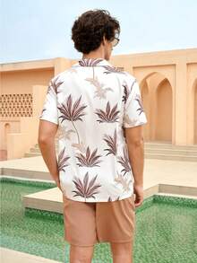 Manfinity VDAYZ 男士夏季海滩度假热带植物印花短袖衬衫和抽绳腰带短裤沙滩套装 - 卡其色 - 查看 6