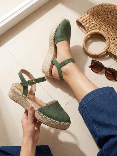 Alpargata de plataforma, alpargata mujer, alpargata con yute, sandalia de yute, alpargata elegante, alpargata con pulsera, calzado femenino de verano, alpargata casual chic, alpargata con plataforma, calzado artesanal mujer