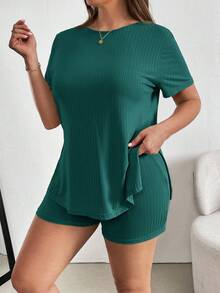 SHEIN Essnce Setelan 2 Potong Ukuran Besar untuk Musim Panas, Kasual, Warna Polos, Lengan Pendek dengan Belahan di Bagian Bawah, Kaos dan Celana Pendek - Dark Green - View 4