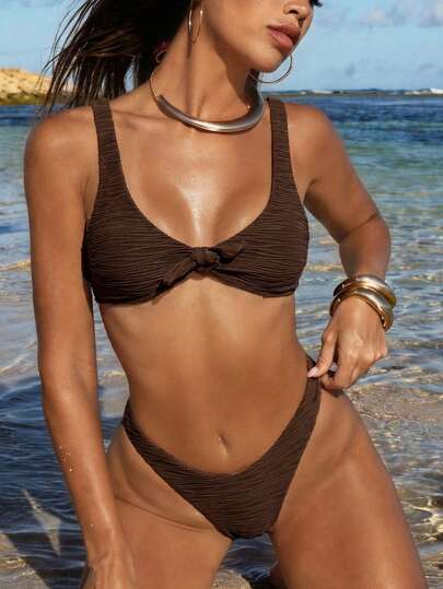 GENKIRA Women's Summer Beach Casual Vintage Fashion Vacation Solid Color 3D Pleated Texture Bandeau Bikini Top With Twisted Decor, Paired With High-Cut Bikini Bottom, 2-Piece Swimsuit Set, Suitable For Beach Vacation, Pool Leisure, Retro Outfit, Slimming, Outdoor Beach, Autumn Swimwear, Spring Break, Back To School Season, Holiday, Spring Promotion, Beach Vibe Vacation Outfit