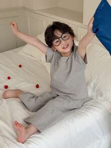 DAZY 2件套幼儿男童休闲条纹短袖上衣和裤子套装，家居服和外套 - 灰色 - 查看 1