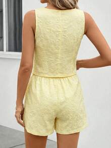 Editum Bộ đồ hai mảnh thanh lịch dành cho nữ, gồm áo vest cổ chữ V dệt jacquard màu trơn có cúc trang trí và quần short dáng chữ A xếp ly jacquard, thích hợp cho đi làm, mùa hè, kỳ nghỉ, thời trang, ở nhà, hẹn hò, mua sắm, dự tiệc và nhiều dịp khác. - Vàng nhạt - Xem 2