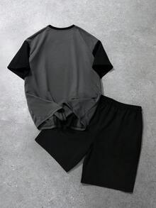 Manfinity Roghcode 2pcs/Set Pakaian Olahraga Pria Hitam Musim Panas Streetwear, Set Kaos Lengan Pendek dan Celana Pendek Tali Serut, Potongan Longgar Desain Blok Warna Kasual Retro - Hitam - View 2