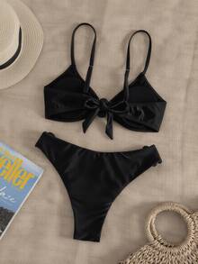 Costavie Swim Chiccia 新款两件套优雅休闲巧克力棕色比基尼套装，采用奢华亮泽的棕色面料，复古波西米亚风 Y2K 辣妹风泳装，三角褶皱胸罩式泳衣上装饰有绿色玉珠 O 形环，高腰性感比基尼泳裤侧边点缀绿色玉珠，可调节细肩带，是夏季海滩度假、音乐节、春假旅行、海岛度假的理想之选。 - 黑色 - 查看 2