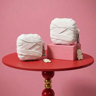 Joivida 可爱木乃伊绷带造型硅胶蓝牙耳机保护套，全包覆式保护壳，带木乃伊吊坠，白色卡通趣味风格防震耳机套，柔软弹性硅胶材质，防刮防摔，兼容 Pro/Pro 3/第三代/第四代，带钥匙扣方便携带，是万圣节、角色扮演、日常使用、节日送礼的理想之选，时尚可爱耳机保护套