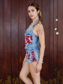 Ananda Vibes Quần short denim mini gợi cảm cạp thấp Y2K phong cách thể thao ba lê cổ điển dành cho nữ có logo thêu họa tiết dây rút - Màu xanh nhạt - Xem 3