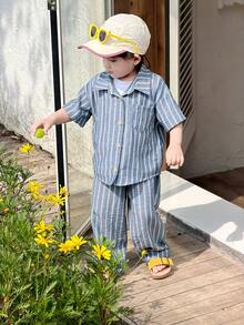 DAZY Bộ đồ 2 món kiểu Hàn Quốc cho bé trai: áo sơ mi cổ bẻ kẻ sọc và quần ống rộng. - Màu xanh hải quân - Xem 6