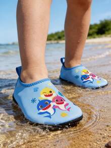 BABY SHARK X SHEIN 1 Pair Of Baby Fashionable And Comfortable Breathable Cartoon Pattern Cute Creek Shoes Soft-Soled Swimming Pool Outdoor Beach Seaside Baby Non-Slip Fl - Blue - View 2
