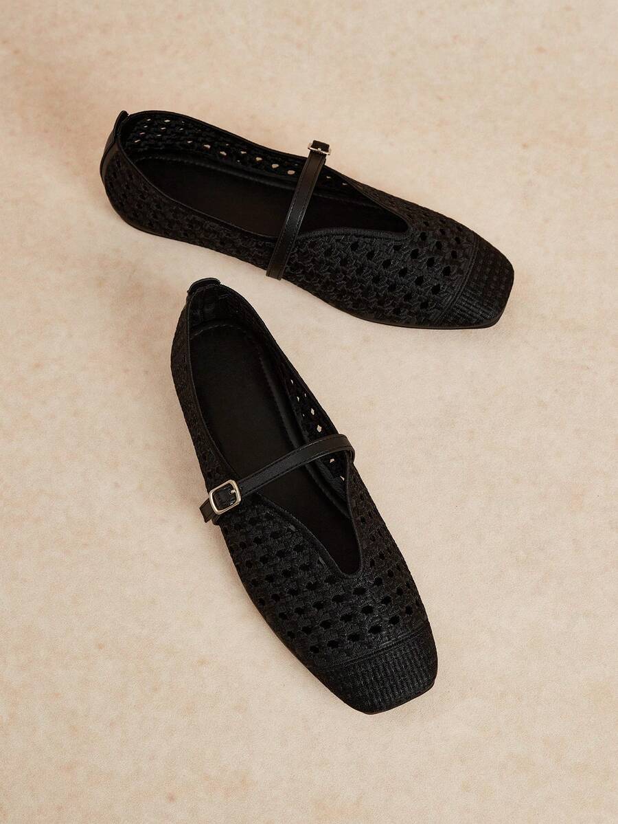 Rosivie Women Casual Versatile Commuter Hollow Embroidery Flats - Black - View 1