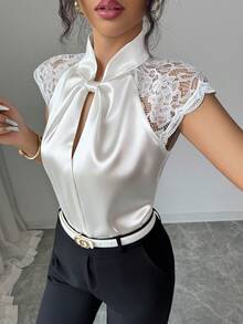 SHEIN Elenzya Áo kiểu nữ màu trơn thanh lịch, chất liệu satin bóng mượt thời trang phối ren tương phản, kiểu áo cao cấp sang trọng dành cho nữ. Thích hợp cho đi làm hàng ngày vào mùa hè, đi ăn ngoài và hẹn hò, đa năng. - trắng - Xem 3